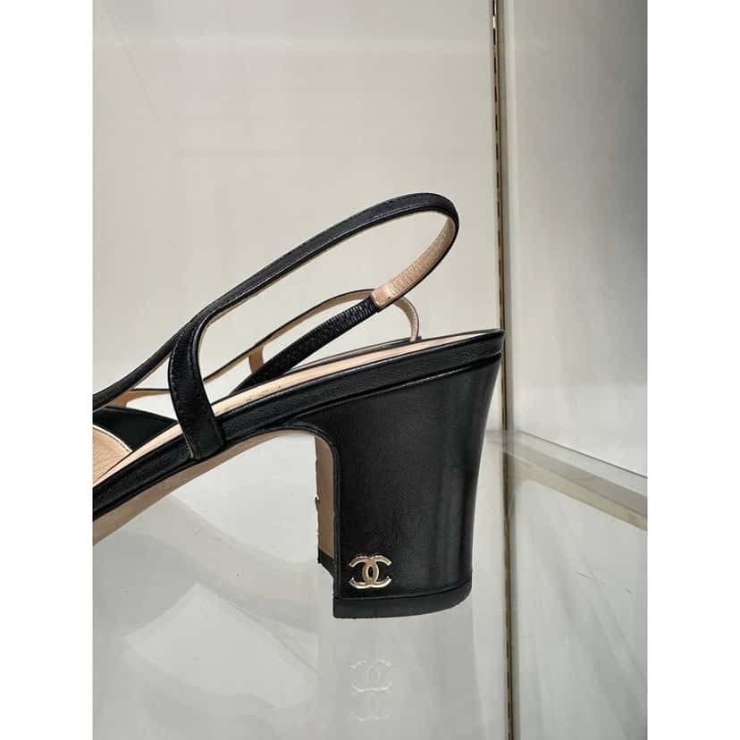 Chanel Chanel Black Leather Cap-Toe Slingback Pumps Sz. 41 Pre-owned Black Leather Good condition - Inside View