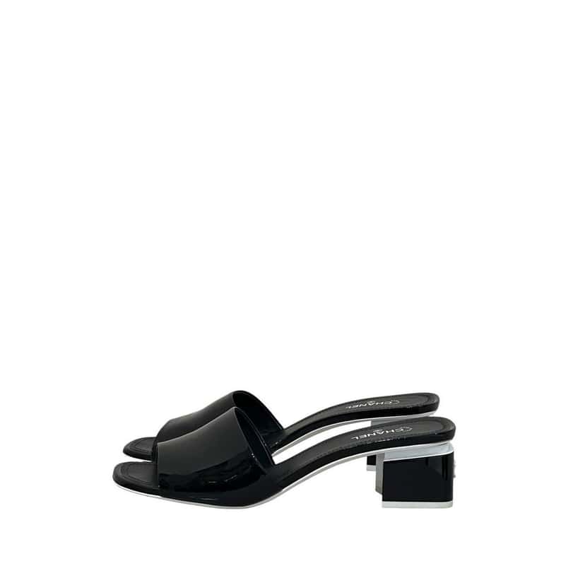 Chanel Chanel Black Patent Leather Heeled Mules - Size 41 Pre-owned Black Leather Good condition - Front View