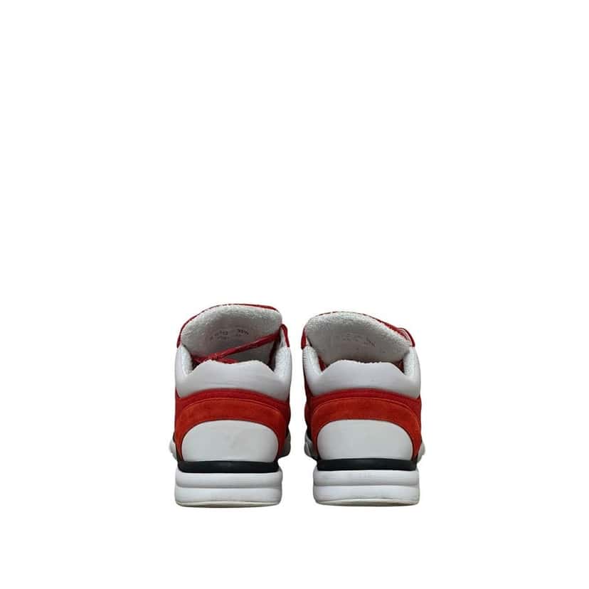 Chanel Chanel CC Logo Red Suede & Tweed Sneakers Size 39.5 Pre-owned Red Suede Good condition - Inside View
