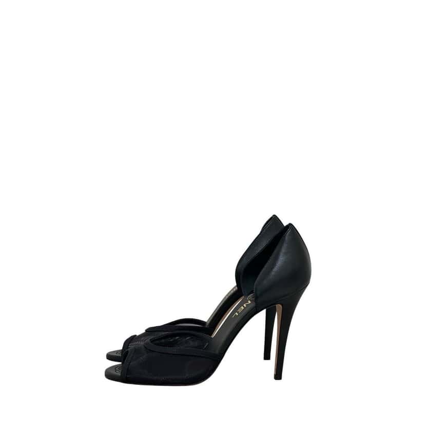 Chanel Chanel Black Canvas & Leather D'Orsay Pumps Sz. 40 pre-owned Black Canvas Good condition - Front View