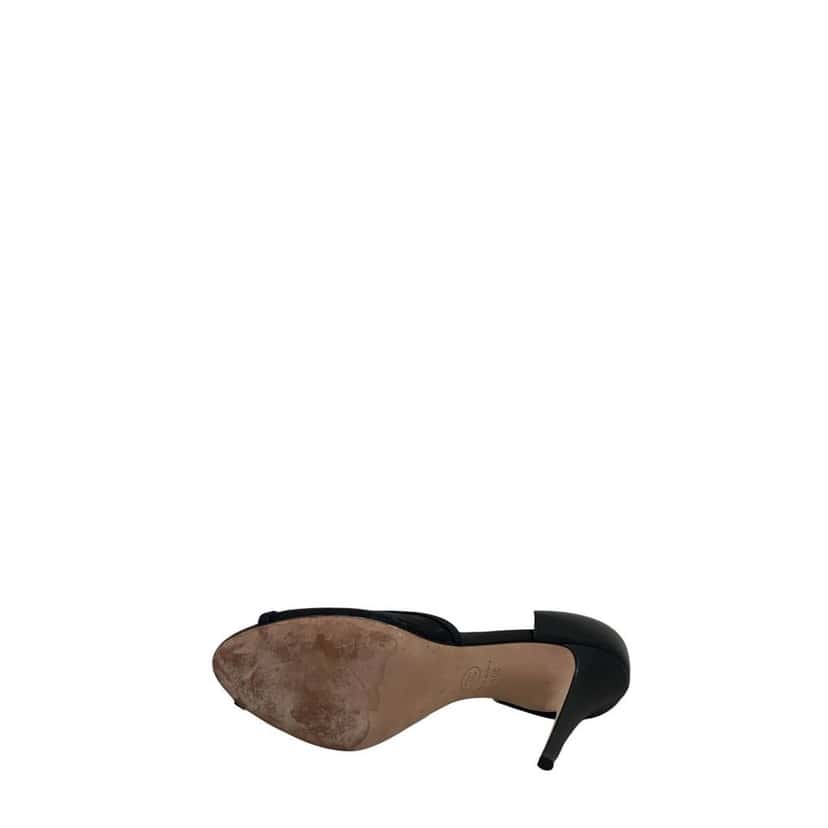 Chanel Chanel Black Canvas & Leather D'Orsay Pumps Sz. 40 pre-owned Black Canvas Good condition - Model View