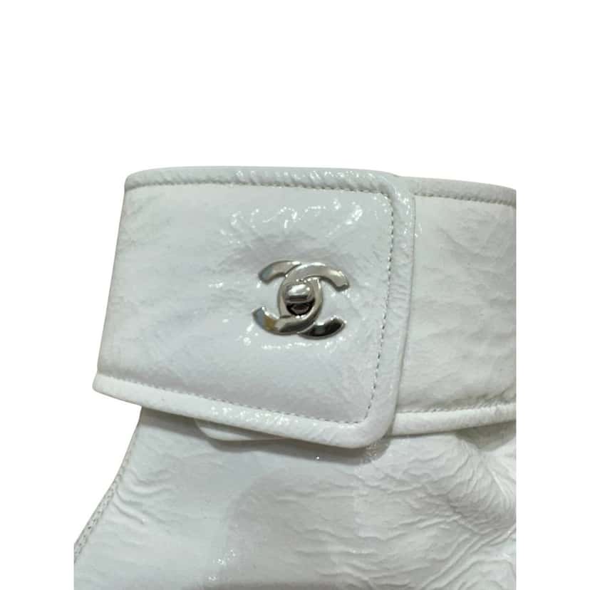 Chanel NWOB Chanel 2020 White Patent CC Ankle Boots, Size 41 Pre-owned White Leather Never worn - Box View