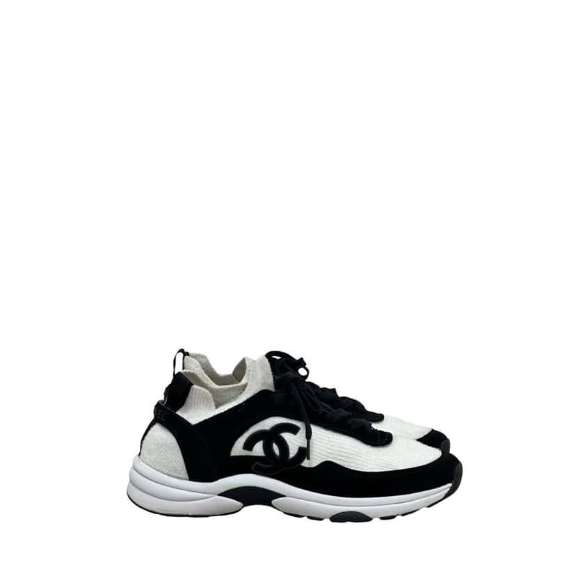 Chanel Chanel CC Logo White & Black Canvas Sneakers - Size 40 Pre-owned Black Canvas Good condition - Back View