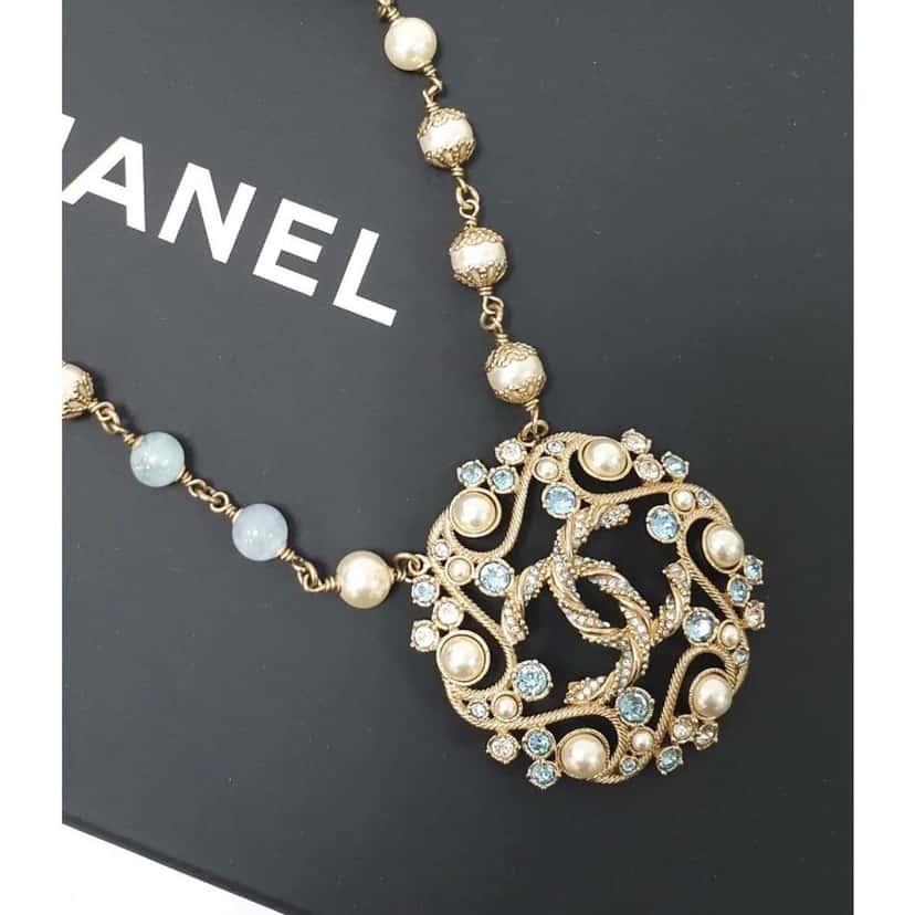 Chanel Chanel B19 Aquamarine Resin & Pearls Necklace Pre-owned Other Lace Good condition - Back View