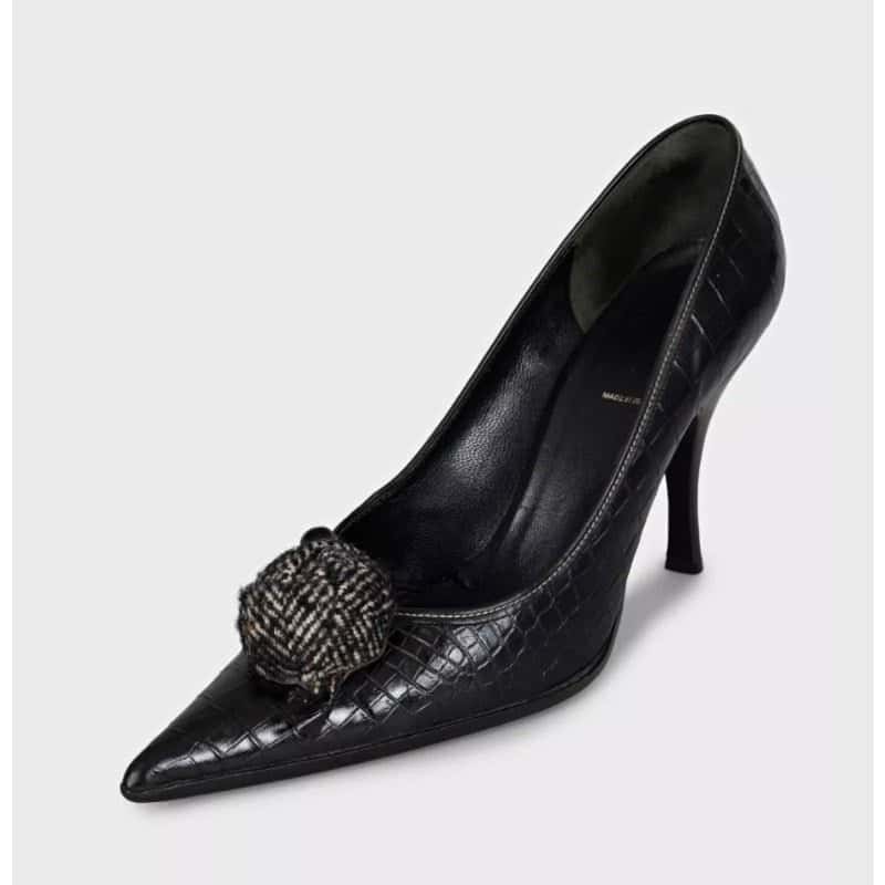 Prada Prada Black Leather Pointed-Toe Pumps, Size 40.5 Pre-owned Black Leather Good condition - Inside View