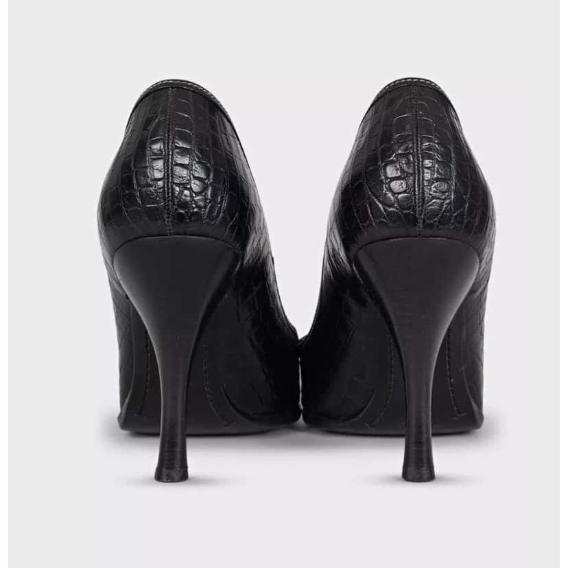 Prada Prada Black Leather Pointed-Toe Pumps, Size 40.5 Pre-owned Black Leather Good condition - Model View