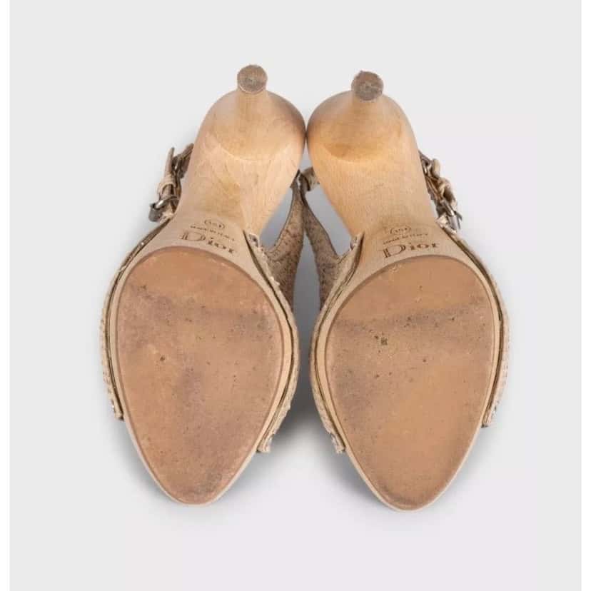 Christian Dior Christian Dior Beige  Leather Sandals Sz.35 Pre-owned Beige Leather Good condition - Model View