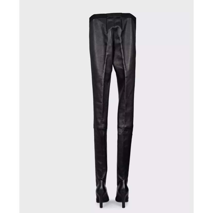 Unsigned Tamara Mellon Black Leather Knee-High Boots - Size 39 pre-owner Black Leather Good condition - Model View
