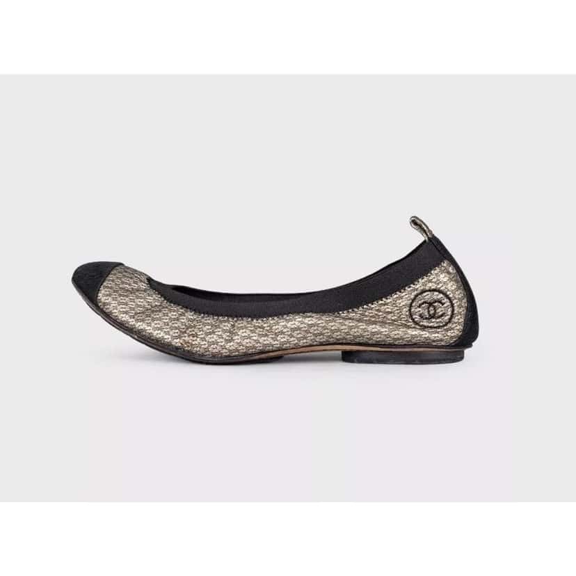 Chanel Chanel Quilted Gold Leather Ballerina Flats - Size 39.5 pre-owned Gold Leather Good condition - Front View
