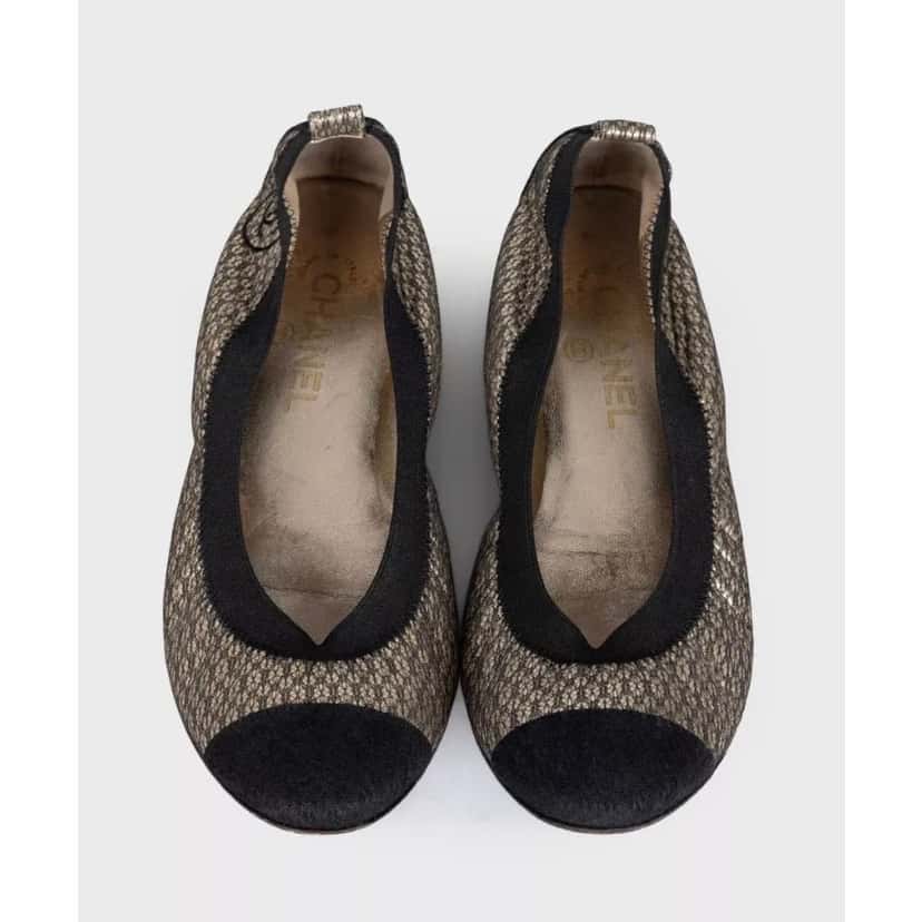 Chanel Chanel Quilted Gold Leather Ballerina Flats - Size 39.5 pre-owned Gold Leather Good condition - Back View