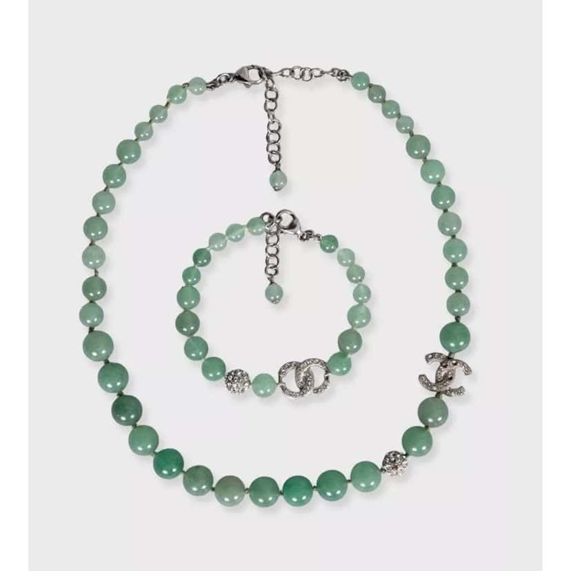 Chanel Chanel Spring/Summer 2015 Green Necklace & Bracelet Set  Pre-owned Green Lace Good condition - Front View