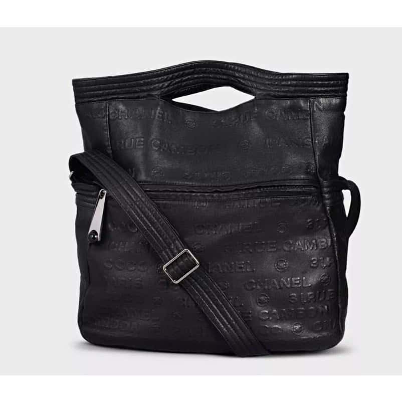 Chanel Chanel  Unlimited Black Leather Handbag Pre-owned Black Leather Good condition - Front View