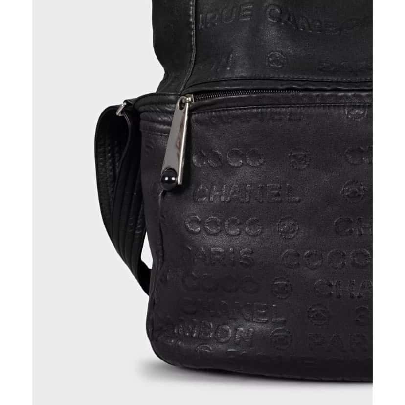Chanel Chanel  Unlimited Black Leather Handbag Pre-owned Black Leather Good condition - Model View