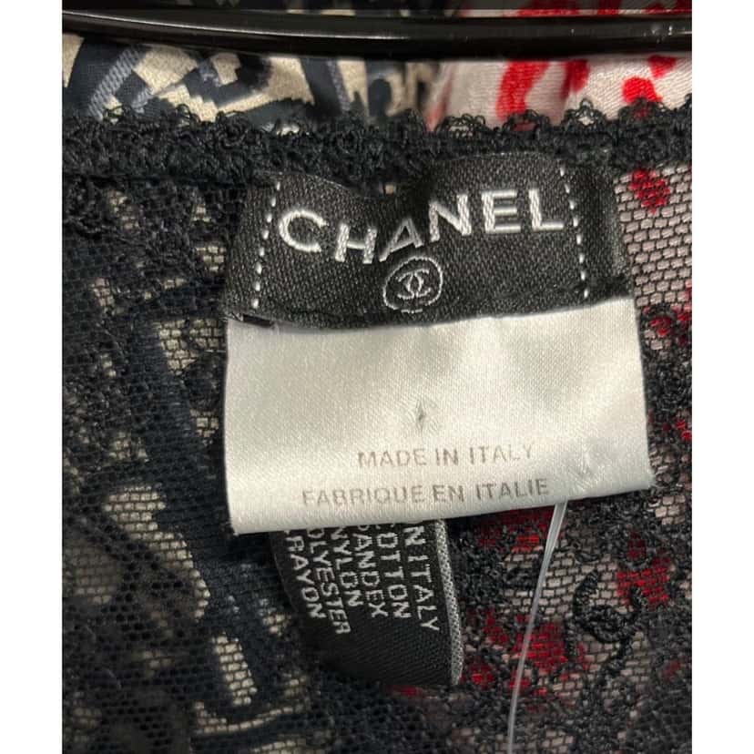Chanel Chanel Elegant Black Lace Top with Bow - Size S / FR36 Pre-owned Black Lace Good condition - Box View