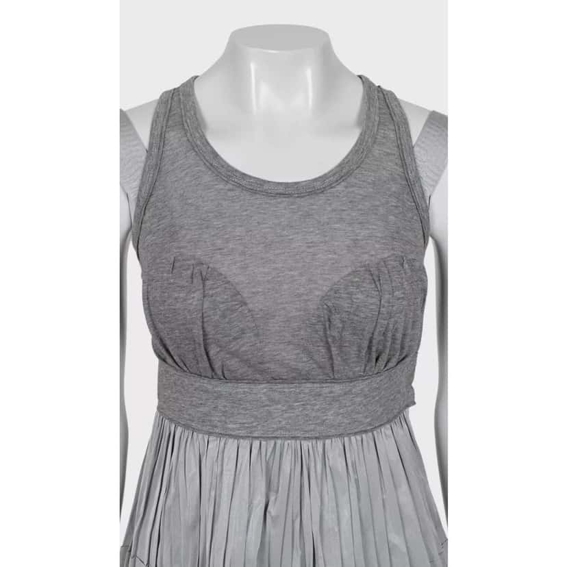 Louis Vuitton Louis Vuitton Gray Pleated Tank Top - Size 36/S pre-owned Grey Good condition - Model View