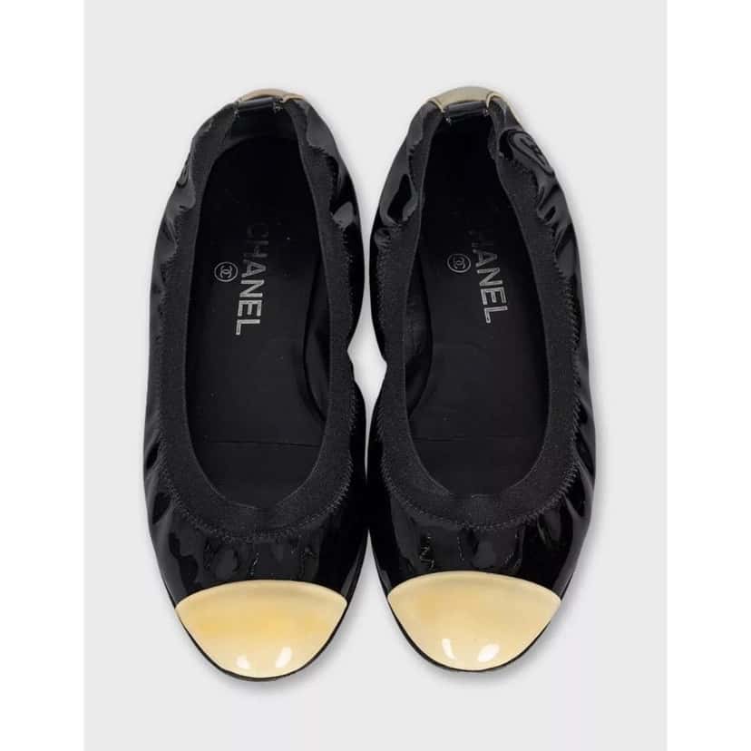 Chanel Chanel Black Patent Leather Ballerina Flats - Size 39.5 pre-owned Black Leather Good condition - Back View