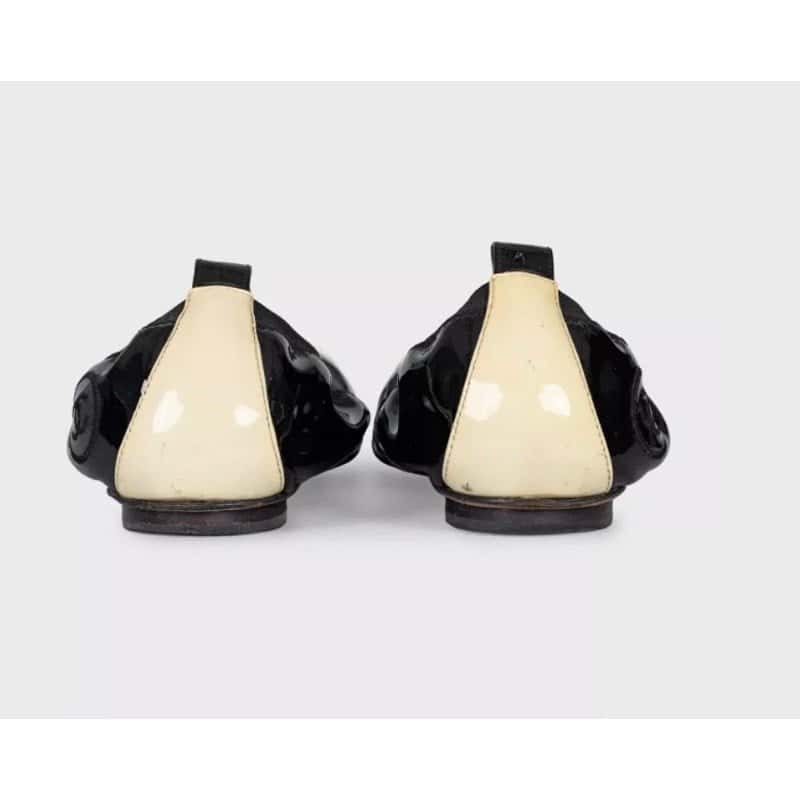 Chanel Chanel Black Patent Leather Ballerina Flats - Size 39.5 pre-owned Black Leather Good condition - Model View