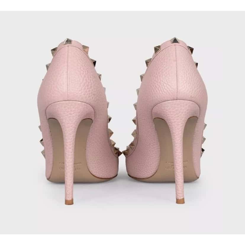 Valentino Valentino Rockstud Pink Leather Pumps Heels Sz.39 Pre-owned Pink Leather Good condition - Model View