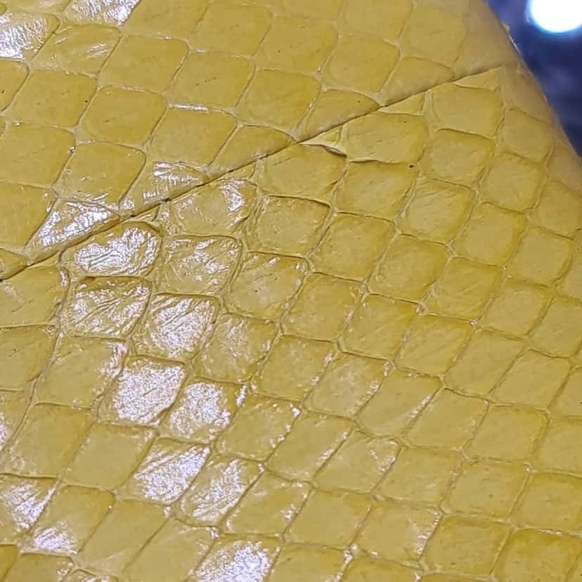 Alexander McQueen Alexander McQueen Yellow Snakeskin Skull Clutch pre-owned Yellow Leather Good condition - Box View