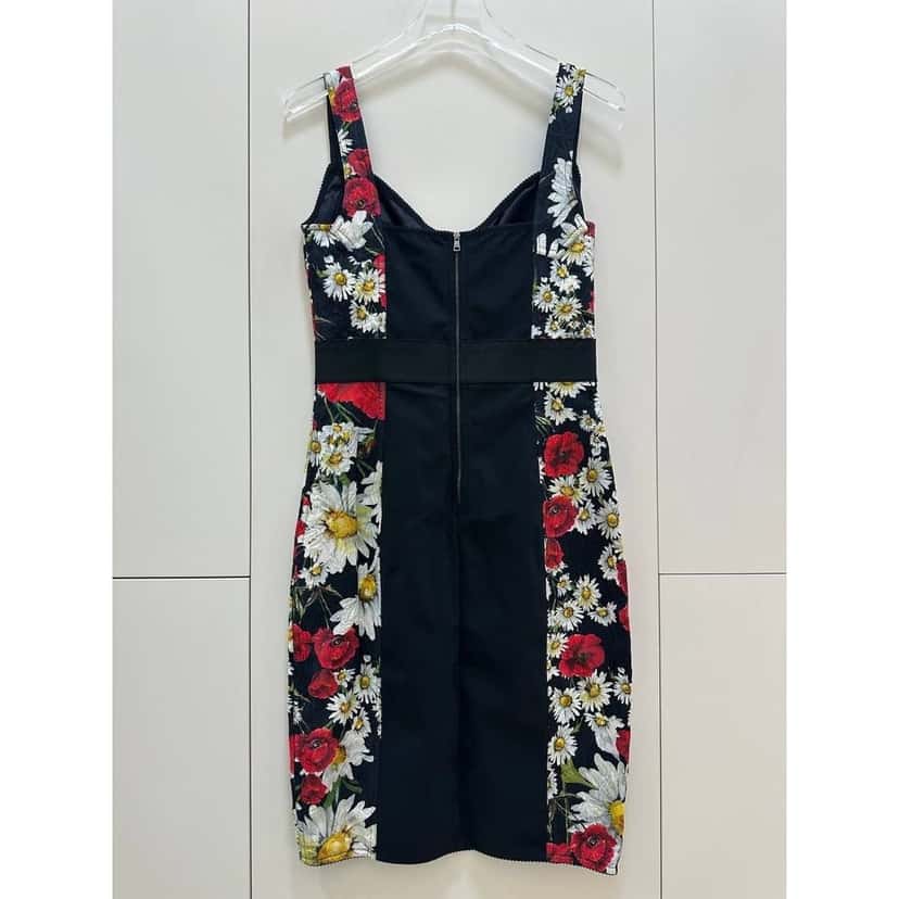Dolce & Gabbana Dolce & Gabbana Floral Print Fitted Dress - Size 44 Pre-owned Black Cotton Good condition - Back View