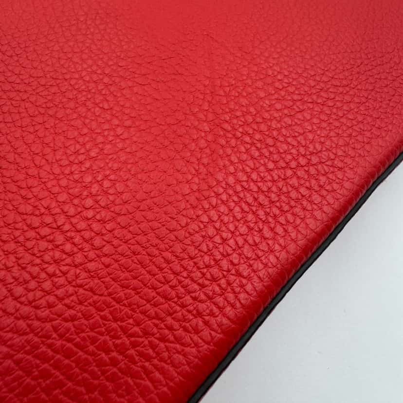 Louis Vuitton Capucines Red Good condition - Inside View