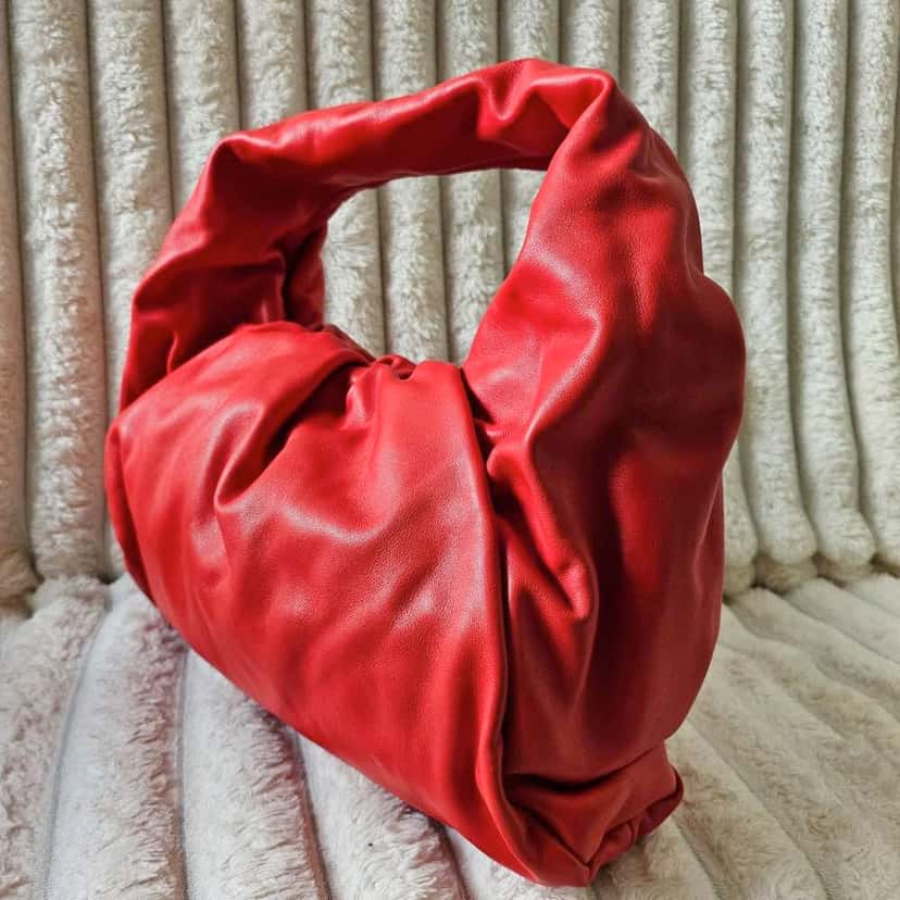 Bottega Veneta Shoulder Pouch Red Leather Good condition - Inside View