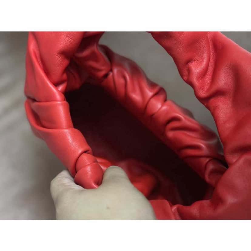 Bottega Veneta The Shoulder Pouch Red Leather Good condition - Inside View