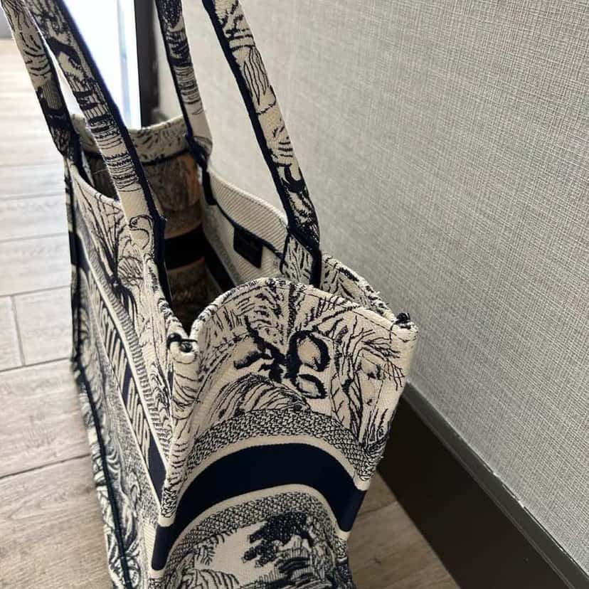 Dior Book Tote Navy Canvas Very good condition - Back View