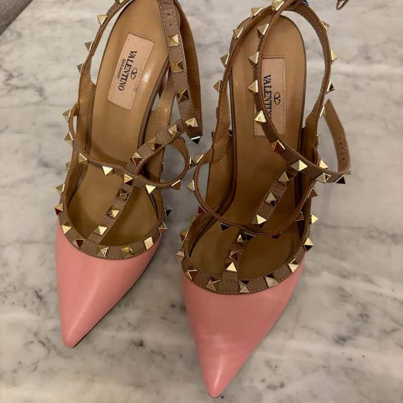 Valentino Garavani Rockstud Heels Pink Leather Never worn - Inside View