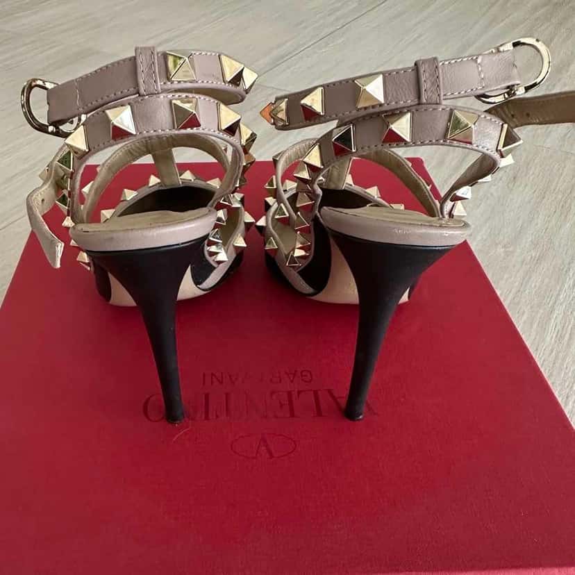 Valentino Rockstud Black Leather Very good condition - Back View