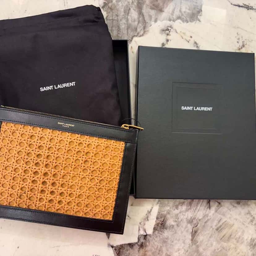 Saint Laurent Raffia Clutch Black Rattan Gold Very good condition - Back View