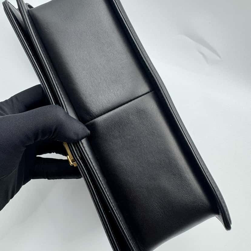 Chanel Boy Black Leather Good condition - Inside View