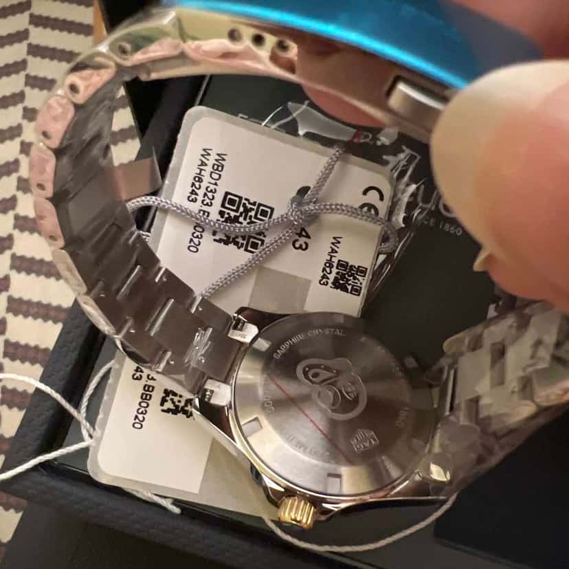 Tag Heuer Aquaracer Gold Never worn, with tag - Inside View