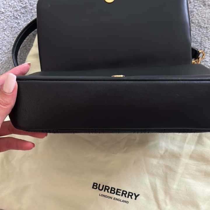 Burberry Lola Black Leather Gold Very good condition - Model View