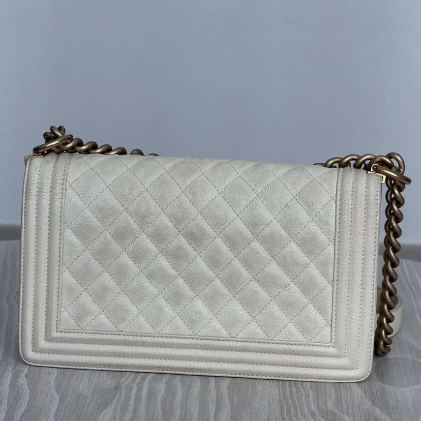 Chanel Small Boy Bag White Leather Good condition - Back View