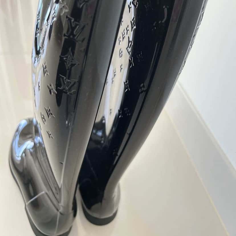 Louis Vuitton Drops Boots Black Never worn - Back View