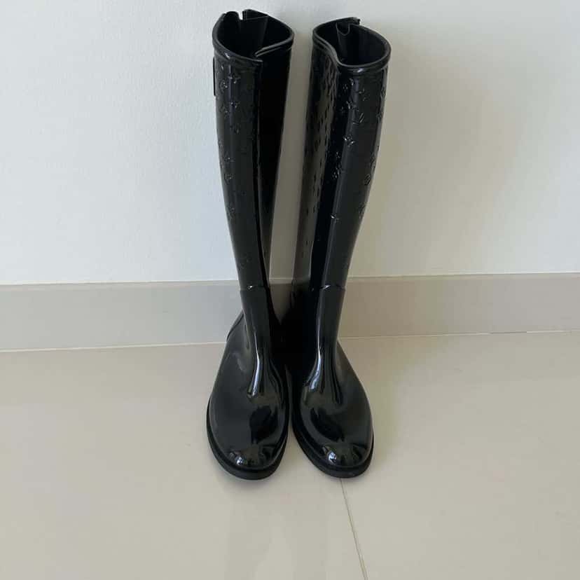 Louis Vuitton Drops Boots Black Never worn - Inside View