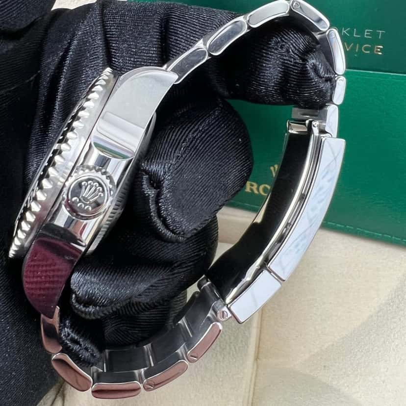 Rolex Sea-Dweller Deepsea 44mm Blue Never worn - Model View