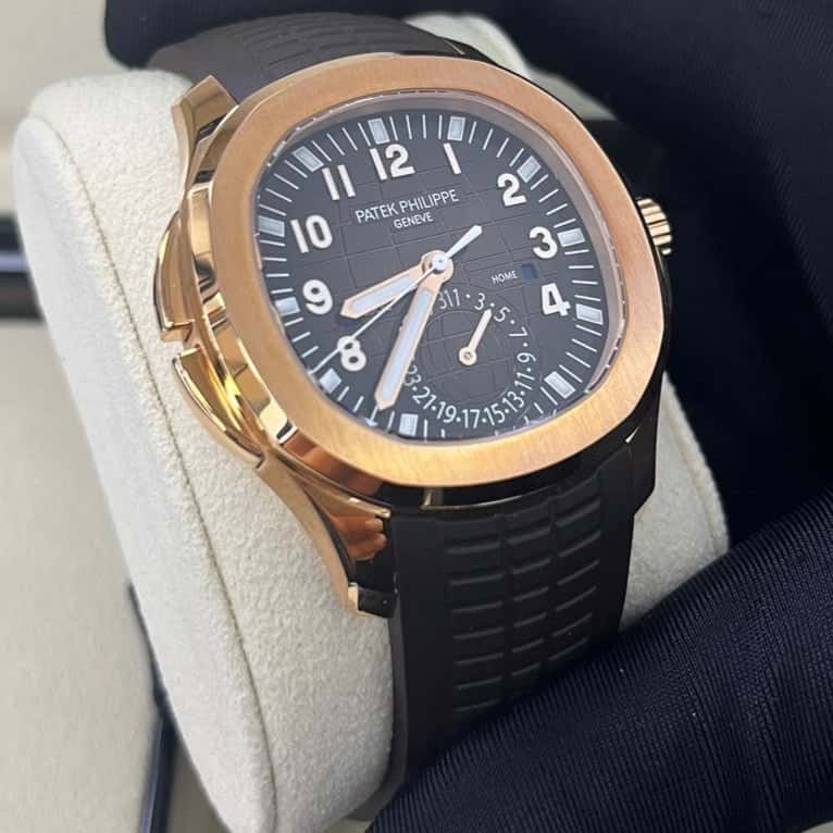 Patek Philippe Aquanaut Time Travel 42mm Pink Never worn - Box View