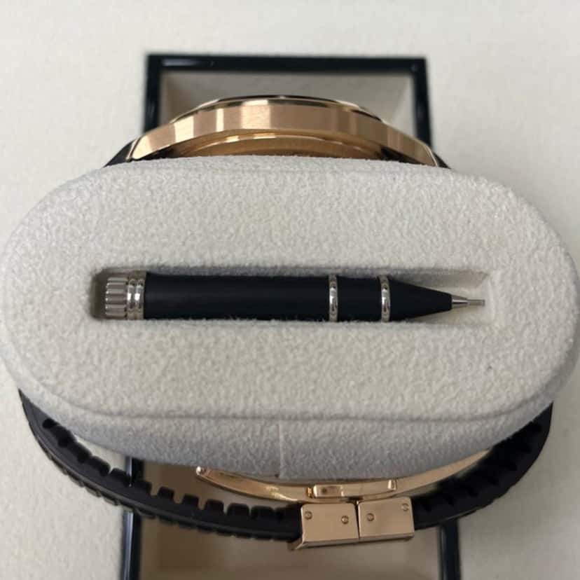 Patek Philippe Aquanaut 40mm Pink Never worn - Box View