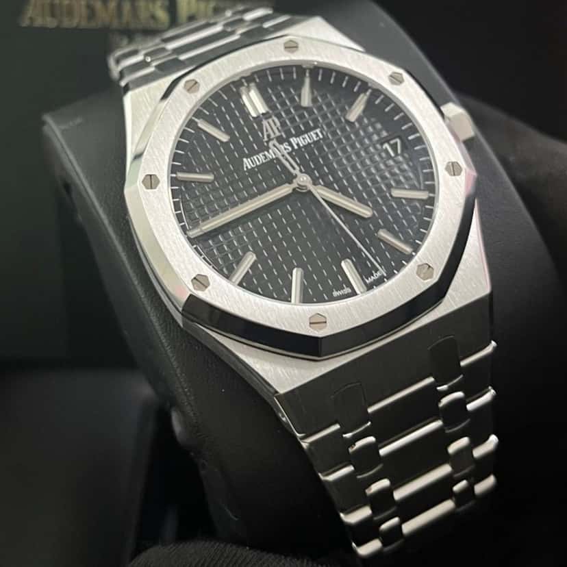 Audemars Piguet Royal Oak Selfwinding 41mm Black Never worn - Box View