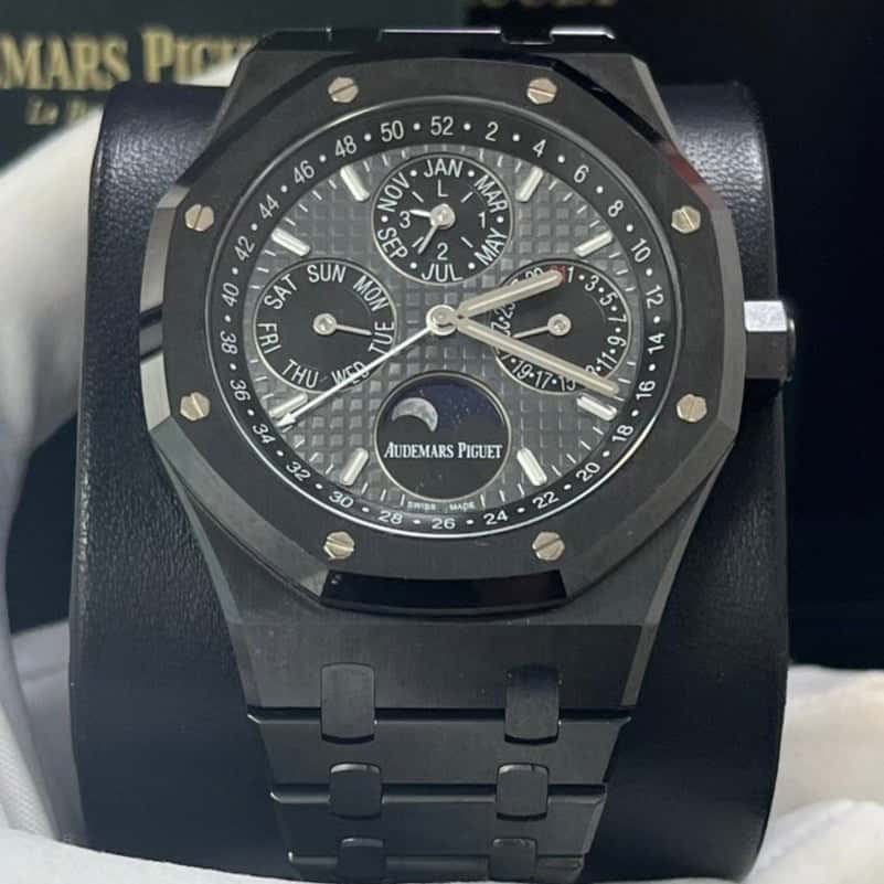 Audemars Piguet Royal Oak Perpetual Calendar 41mm Black Never worn - Model View