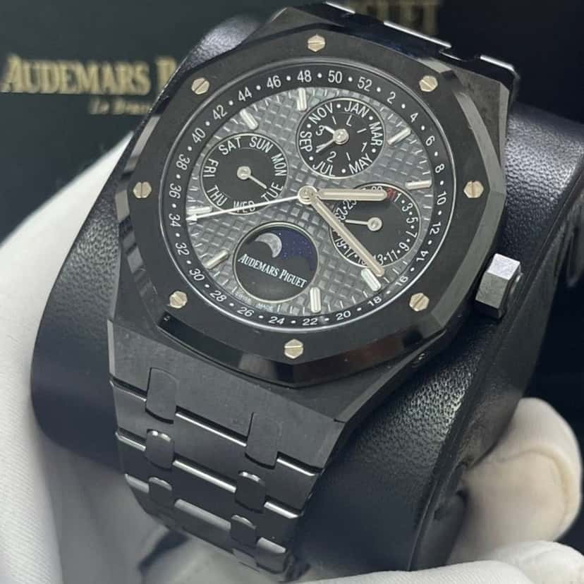Audemars Piguet Royal Oak Perpetual Calendar 41mm Black Never worn - Box View