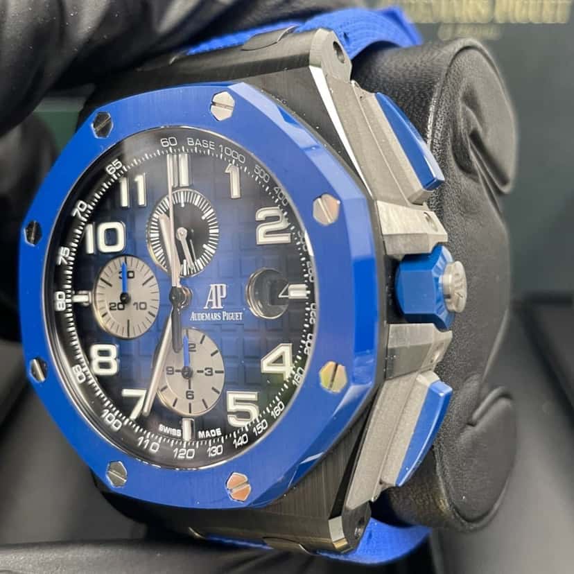Audemars Piguet Royal Oak Offshore Selfwinding Chronograph 44mm Blue Never worn - Box View