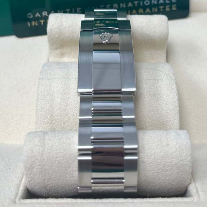Rolex Sky-Dweller 42mm White Never worn - Box View