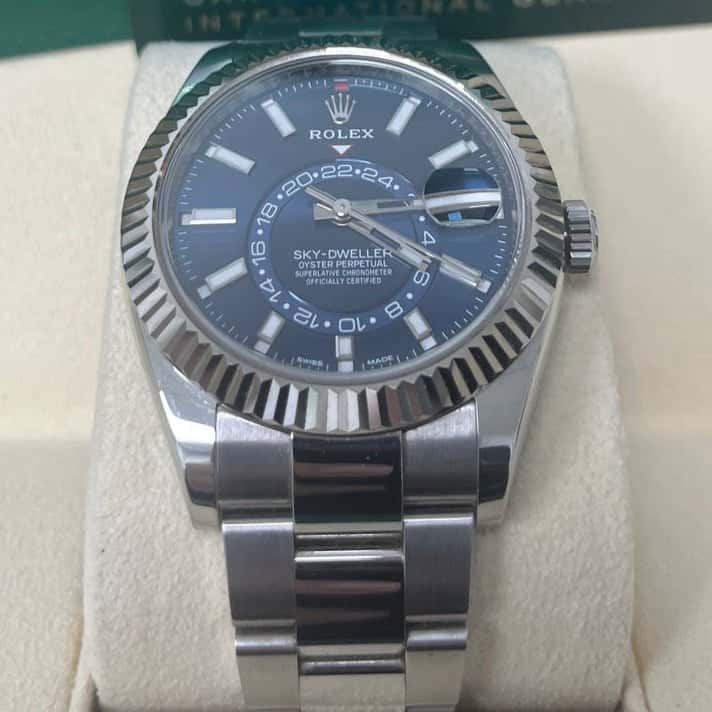 Rolex Sky-Dweller 42mm Blue Never worn - Back View