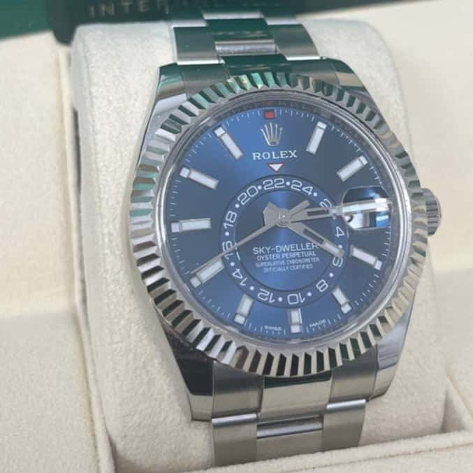Rolex Sky-Dweller 42mm Blue Never worn - Model View