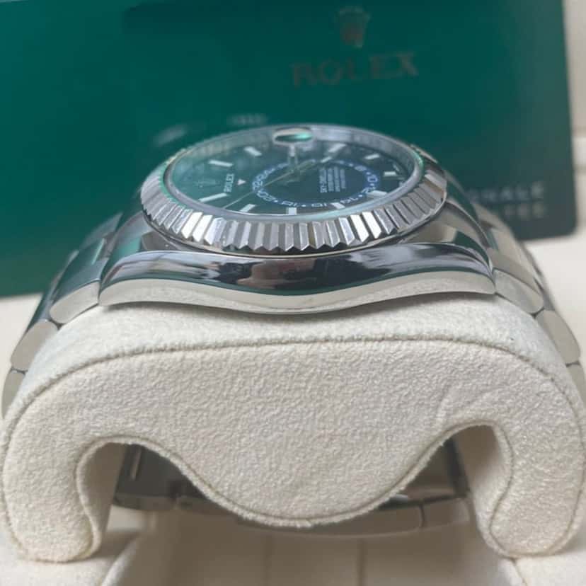 Rolex Sky-Dweller 42mm Blue Never worn - Box View
