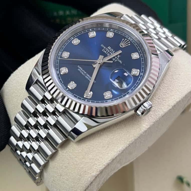 Rolex Datejust 41 Silver Never worn - Box View