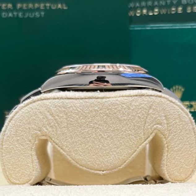 Rolex Datejust 41 Pink Never worn - Inside View